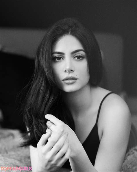 emeraude toubia naked